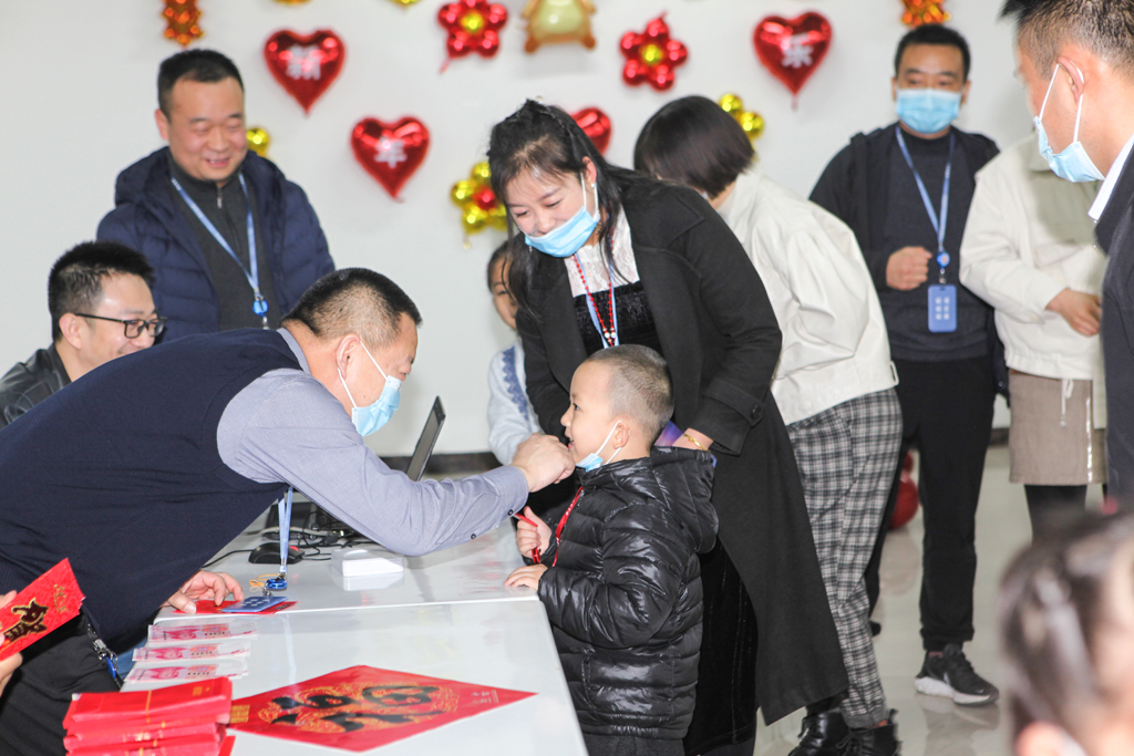 Huayi Micro Electric Co., Ltd. held the Spring Festival garden tour